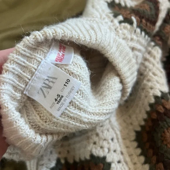 Zara - Picture 2 of 2